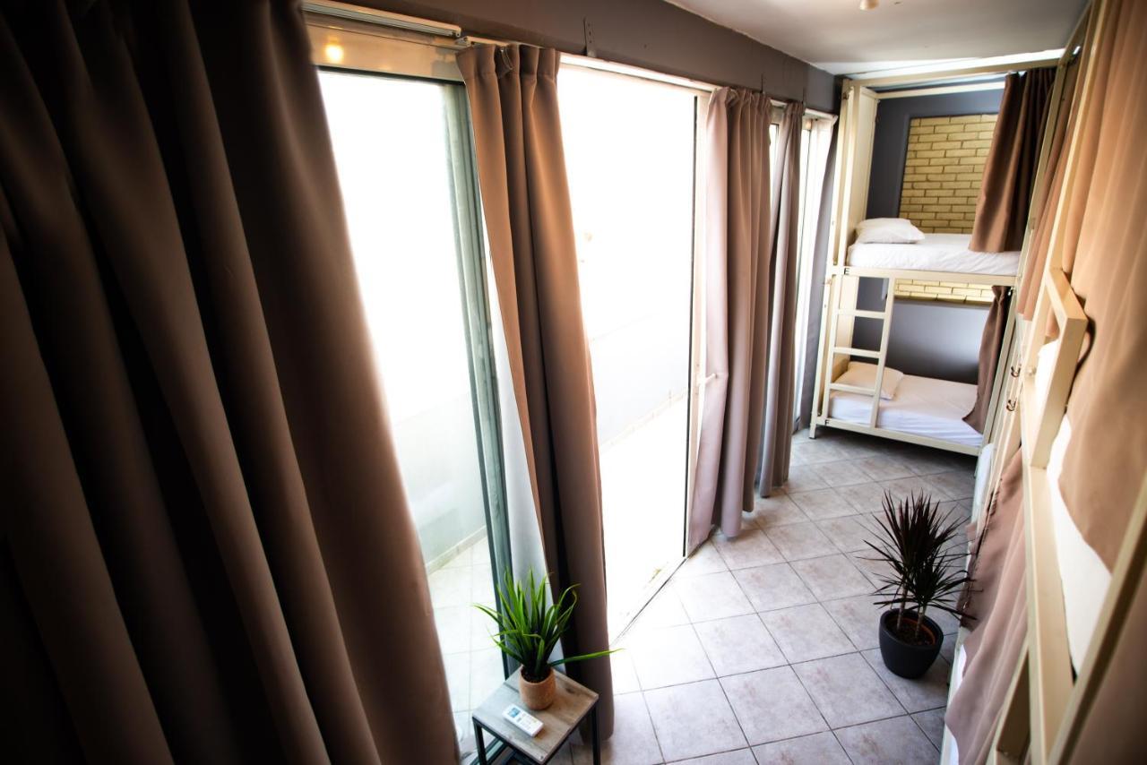 Bett im gemischten Schlafsaal mit 6 Betten und eigener Terrasse